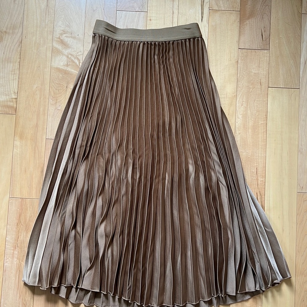H&M pleated midi skirt